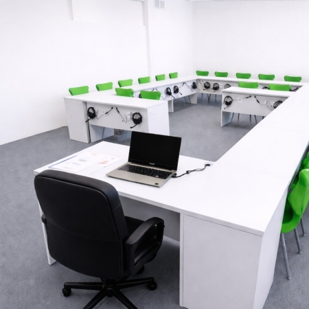 pracownia_językowa_16_stanowisk_uczniowskich