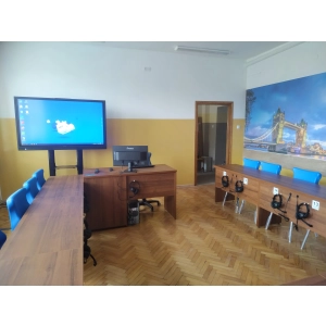 Pracownia Językowa z monitorem intreraktywnym Newline