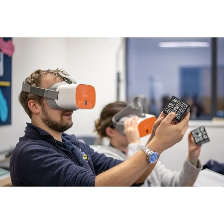 Cyfrowy Uczeń – Wirtualna rzeczywistość ClassVR Xplorer 128GB – zestaw 30 sztuk okularów VR + Eduverse